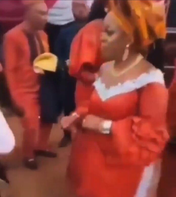 Watch What This Lady Did To Neutralise Charms During Her Wedding